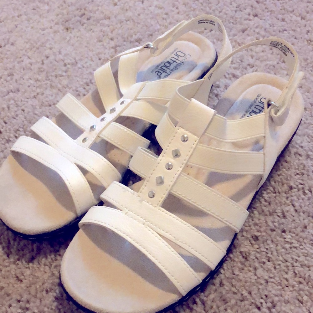 Croft and Barrow Ortholite White Sandals  woman’s Size 6.5